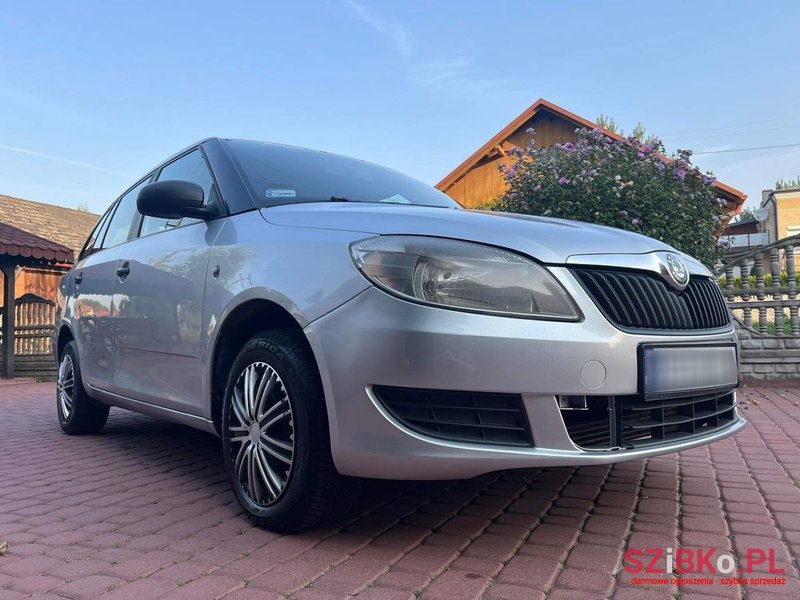 2010' Skoda Fabia photo #2