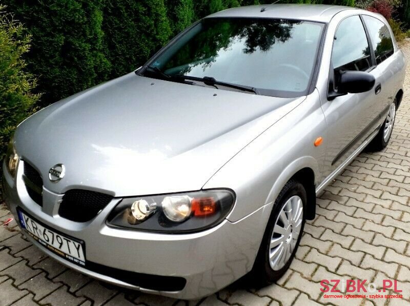 2004' Nissan Almera photo #3