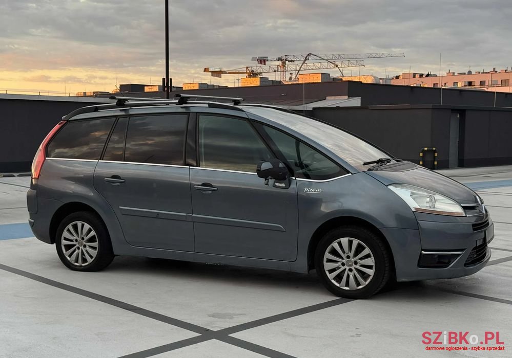 2009' Citroen C4 Grand Picasso photo #5