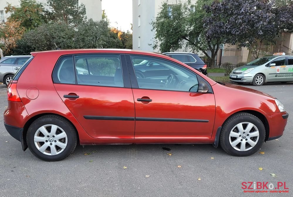 2006' Volkswagen Golf photo #3