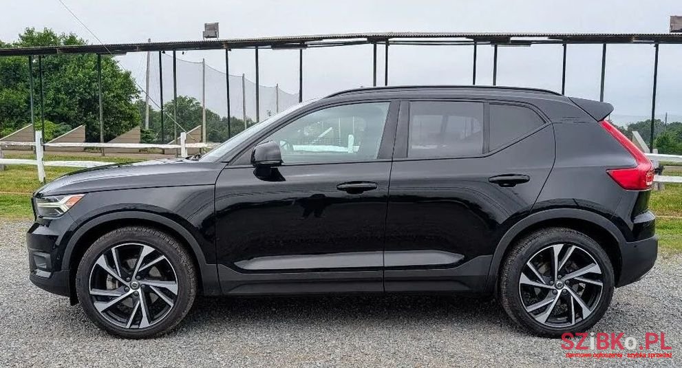 2018' Volvo Xc 40 T5 Awd R-Design photo #2