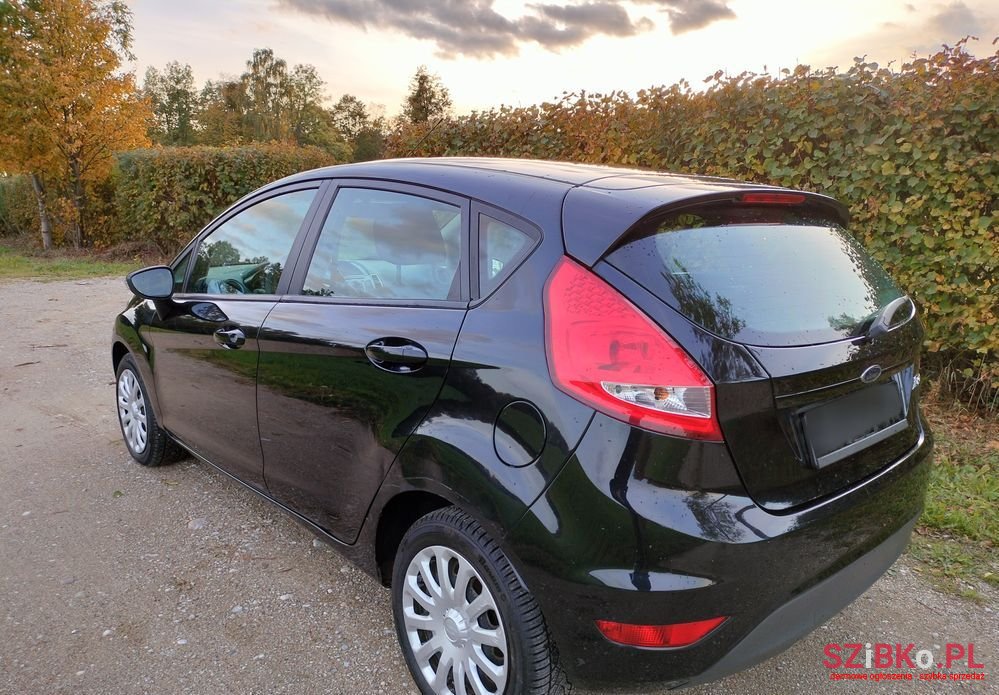 2009' Ford Fiesta photo #3