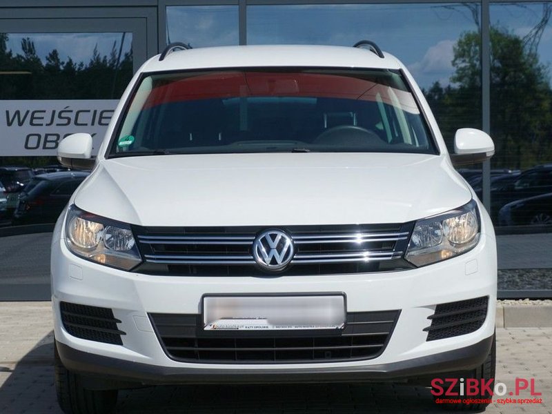2015' Volkswagen Tiguan photo #3