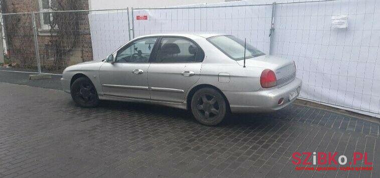 2000' Hyundai Sonata photo #1