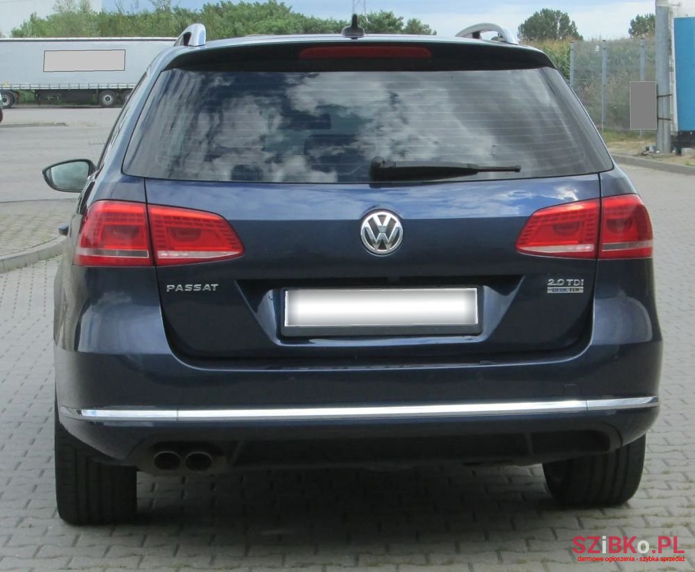 2014' Volkswagen Passat Variant photo #3