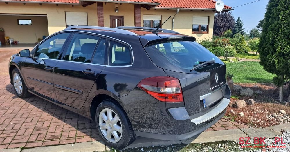 2010' Renault Laguna photo #2