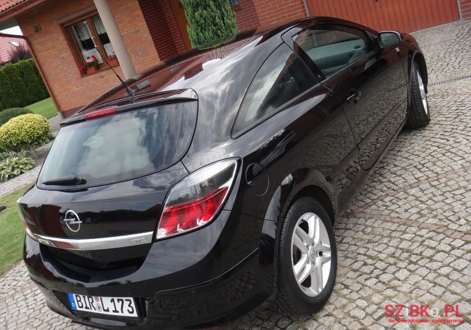 2006' Opel Astra Sport photo #6