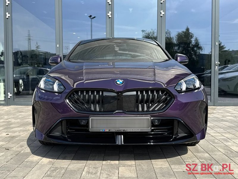2024' BMW 1 Series photo #1