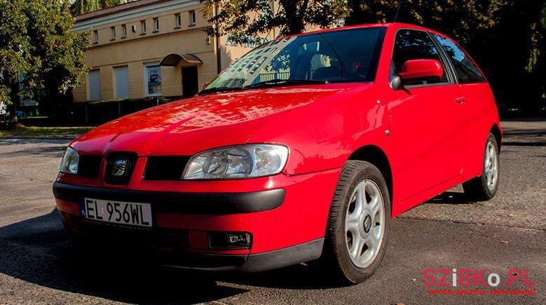 2002' SEAT Ibiza photo #2