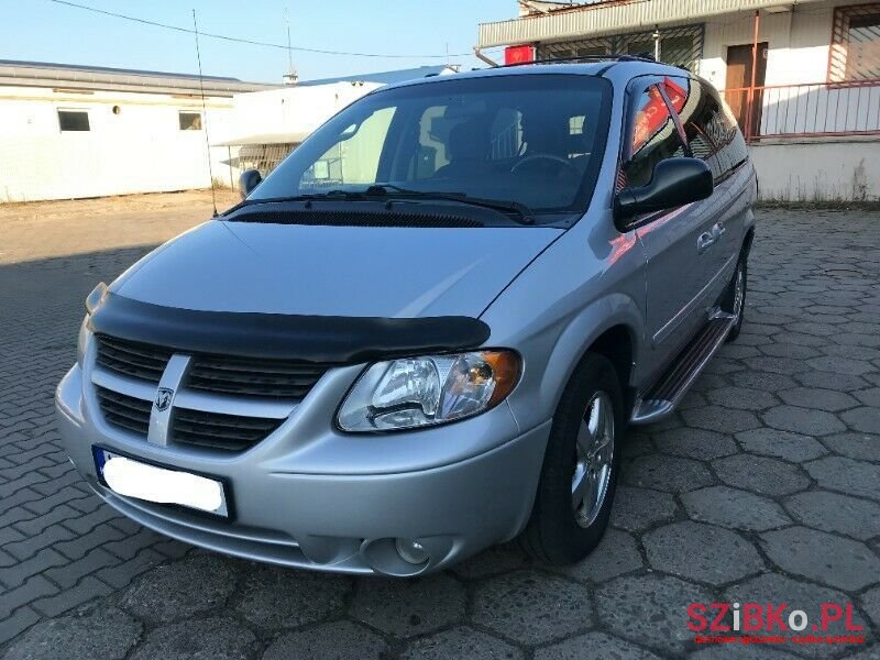 2005' Dodge Grand Caravan photo #1
