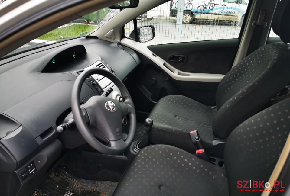 2007' Toyota Yaris photo #5