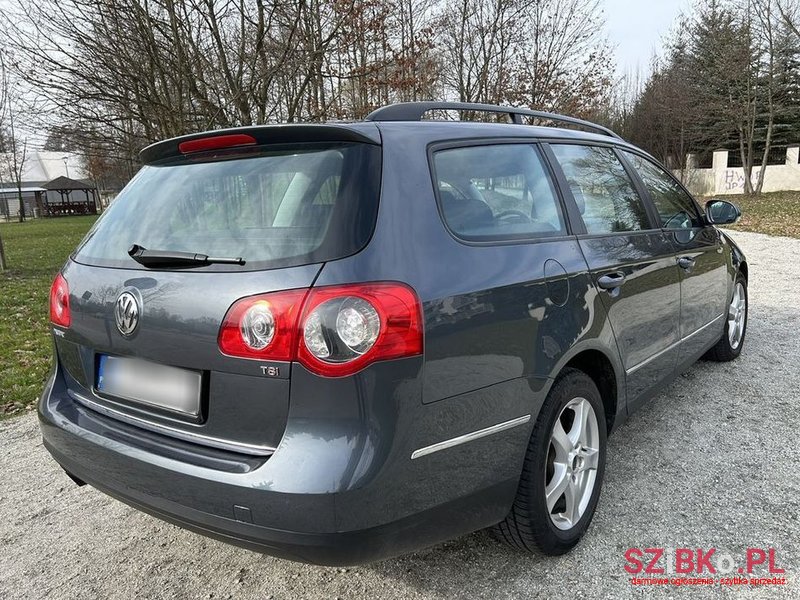 2008' Volkswagen Passat Variant photo #3