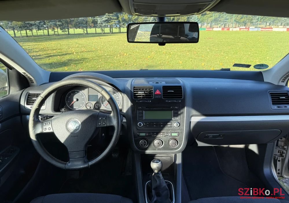 2006' Volkswagen Jetta 2.0 Fsi Comfortline photo #6