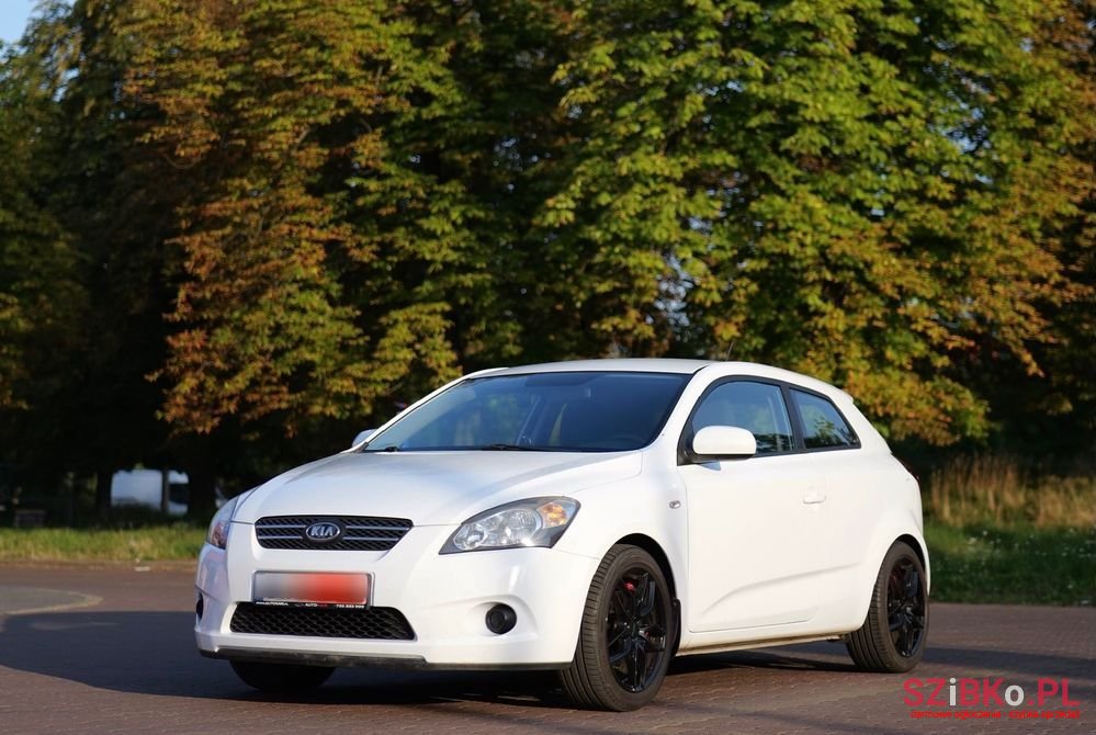 2009' Kia Proceed 1.4 L photo #1