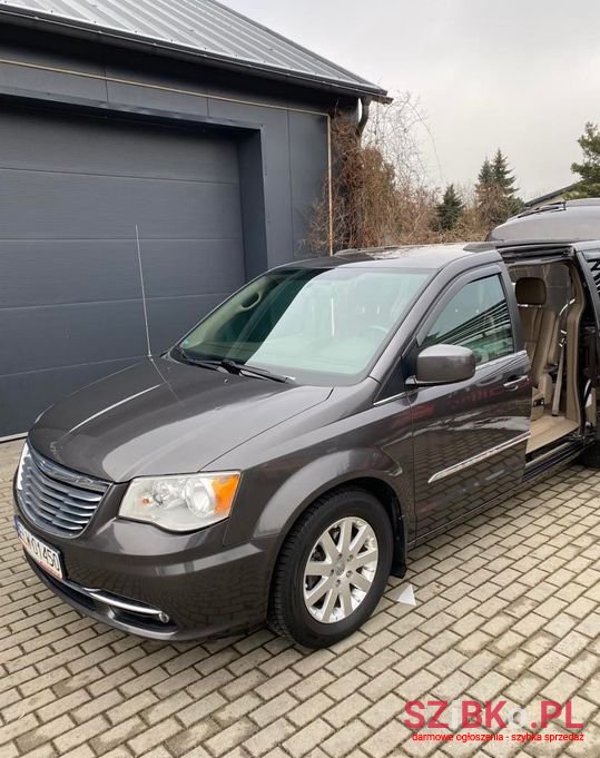 2015' Chrysler Town & Country photo #5