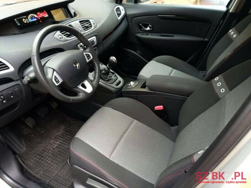 2012' Renault Scenic photo #6