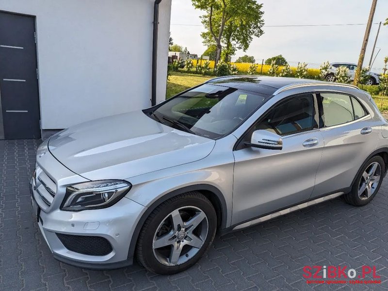 2014' Mercedes-Benz GLA photo #5