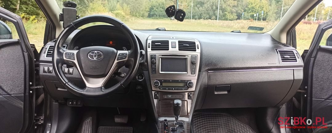 2013' Toyota Avensis photo #4