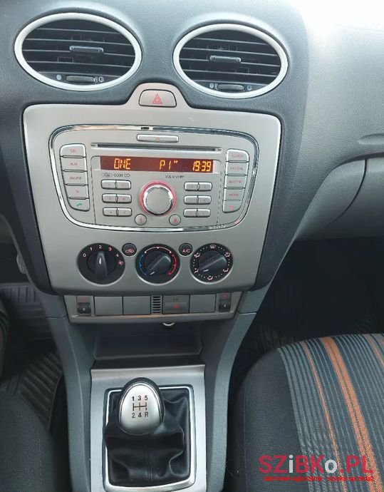 2008' Ford Focus photo #3