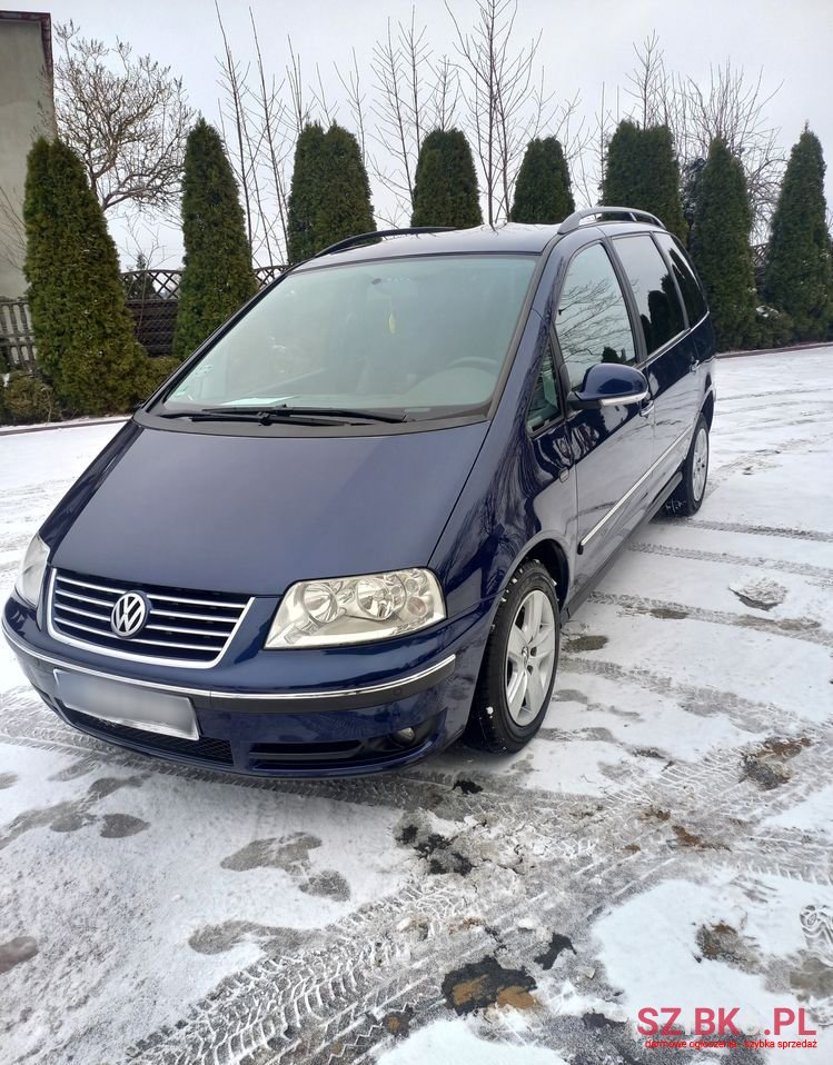2009' Volkswagen Sharan photo #1
