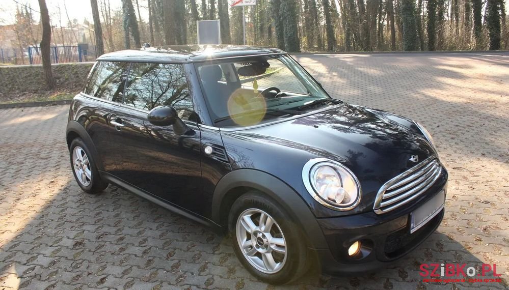 2012' MINI Cooper D photo #3