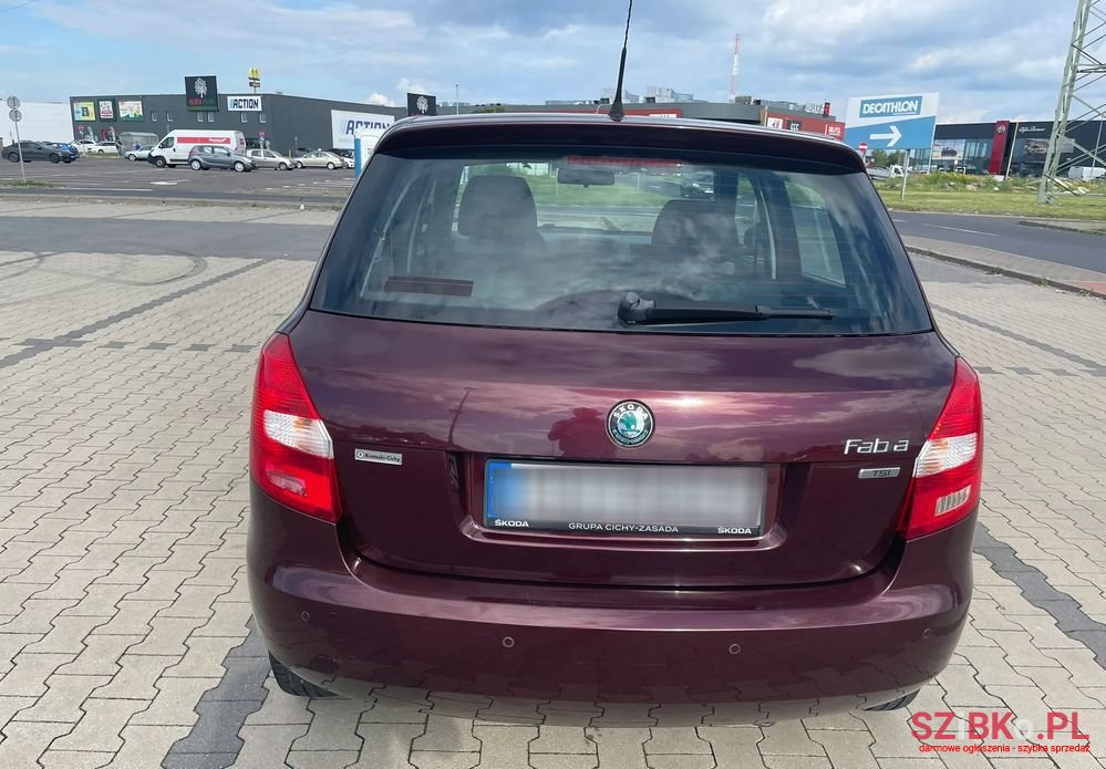 2011' Skoda Fabia 1.2 Tsi Classic photo #4