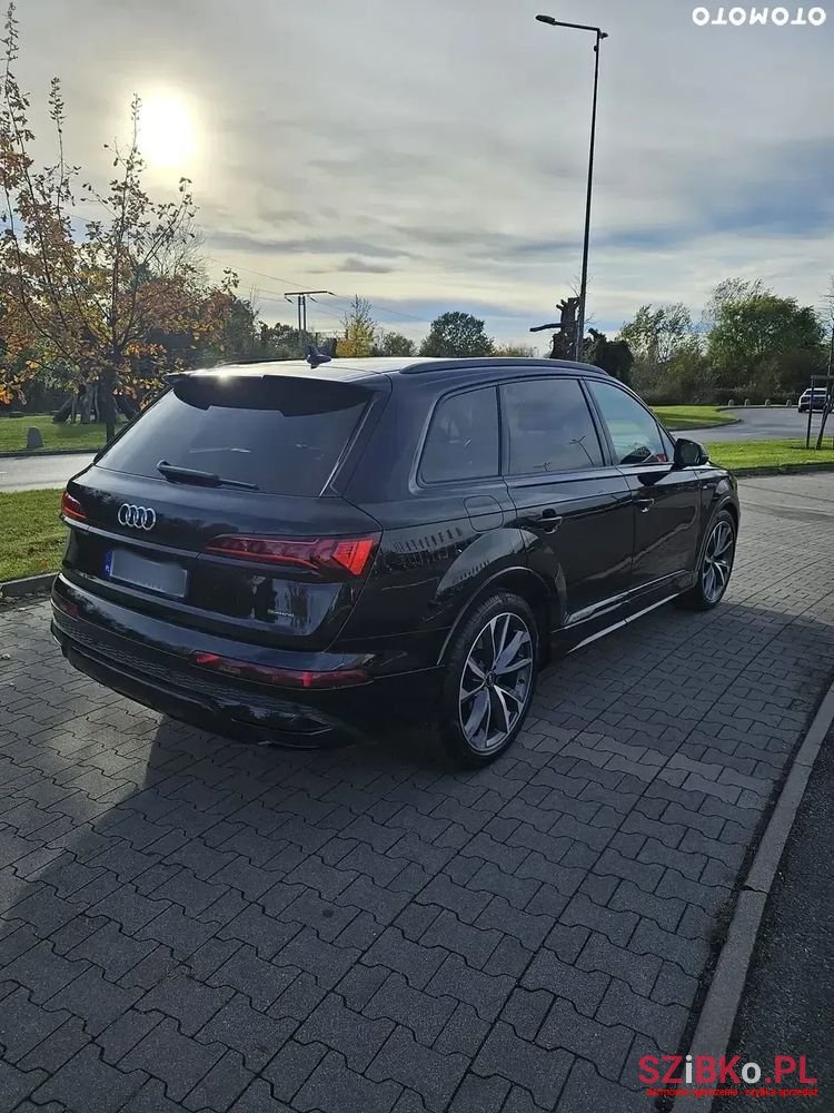 2021' Audi Q7 photo #6