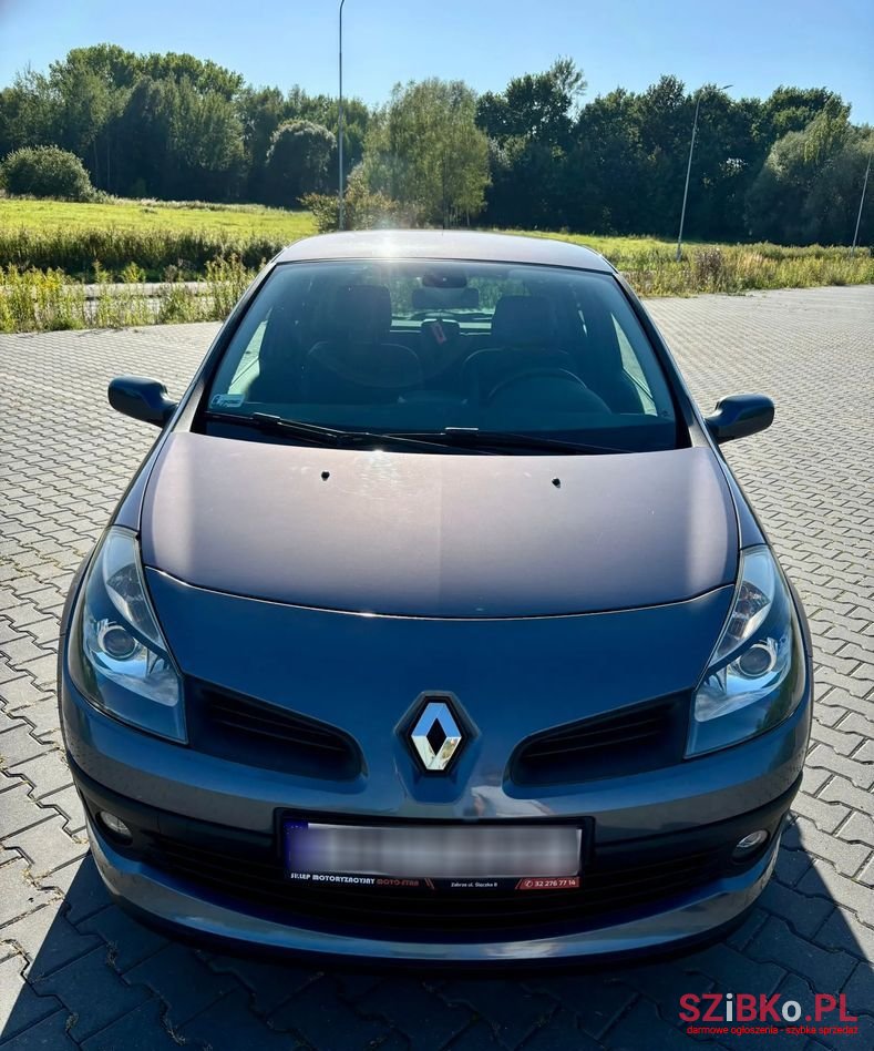 2007' Renault Clio photo #4