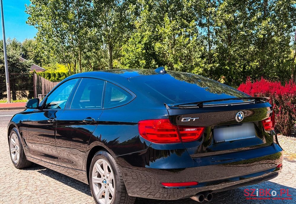 2015' BMW 3Gt 320D photo #2
