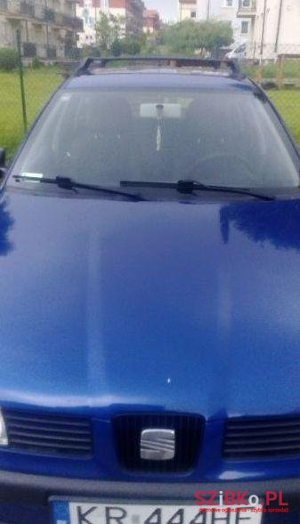 2002' SEAT Cordoba photo #1