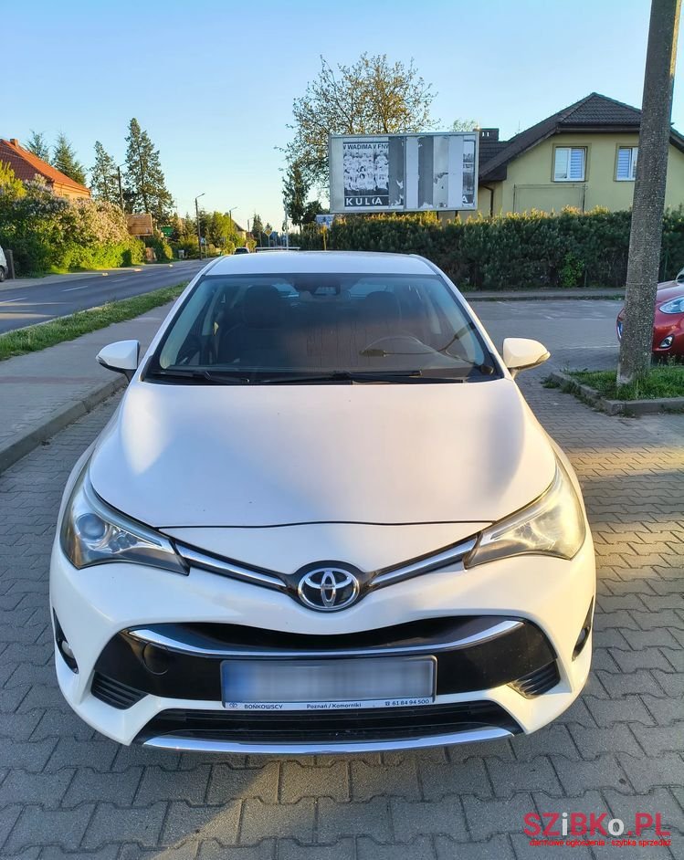 2017' Toyota Avensis photo #1