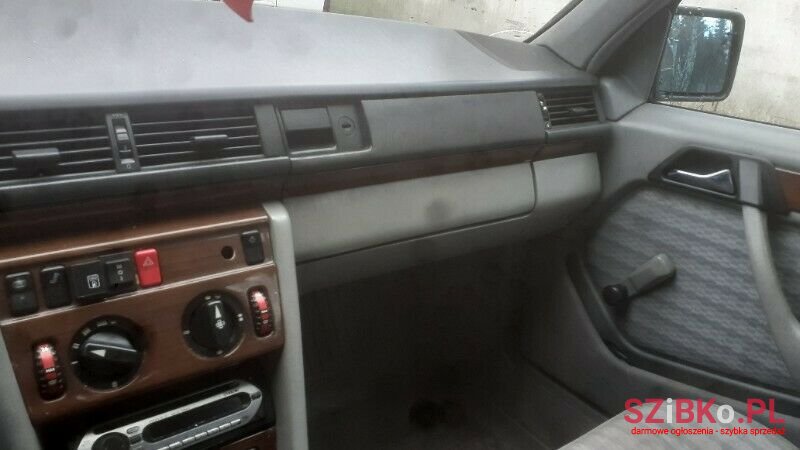 1997' Mercedes-Benz 124 photo #6