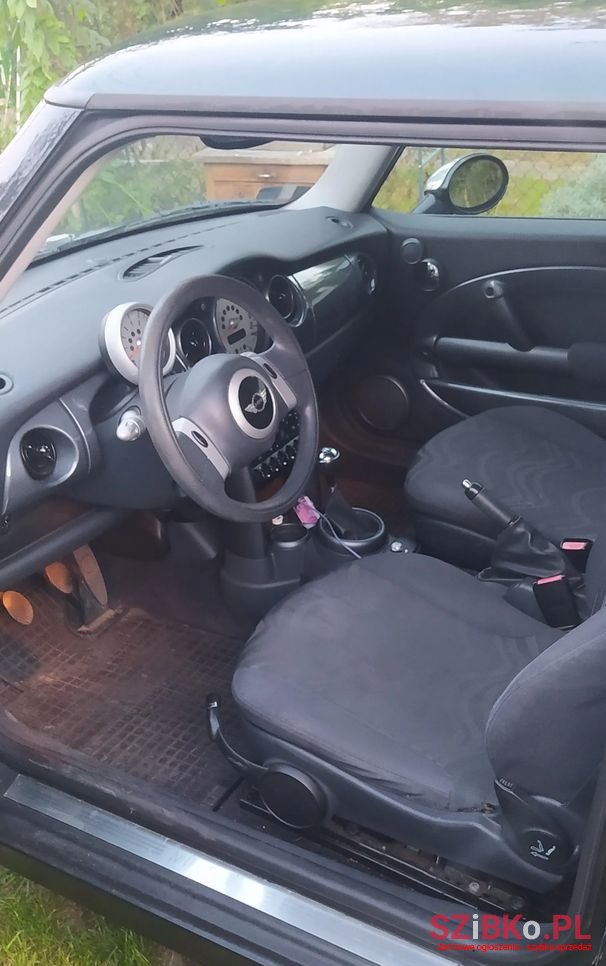 2002' MINI One photo #5