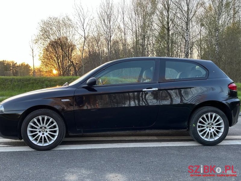 2005' Alfa Romeo 147 photo #3