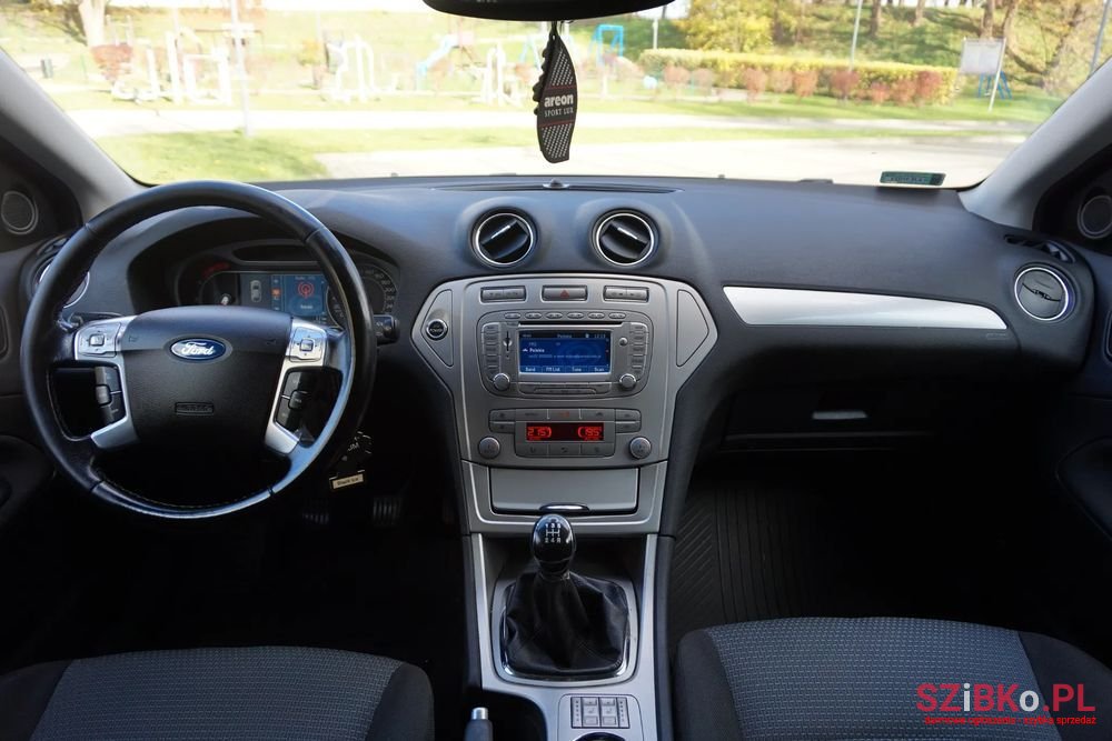 2008' Ford Mondeo 1.8 Tdci Ghia photo #5