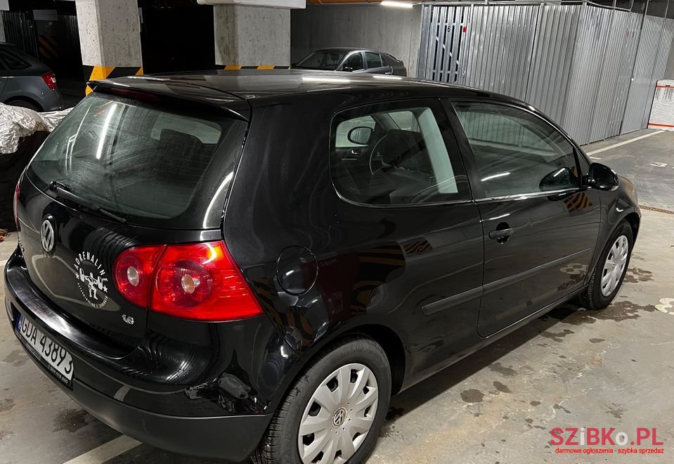 2004' Volkswagen Golf photo #3