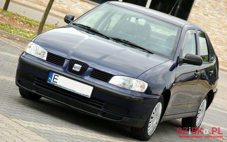 2002' SEAT Cordoba photo #1