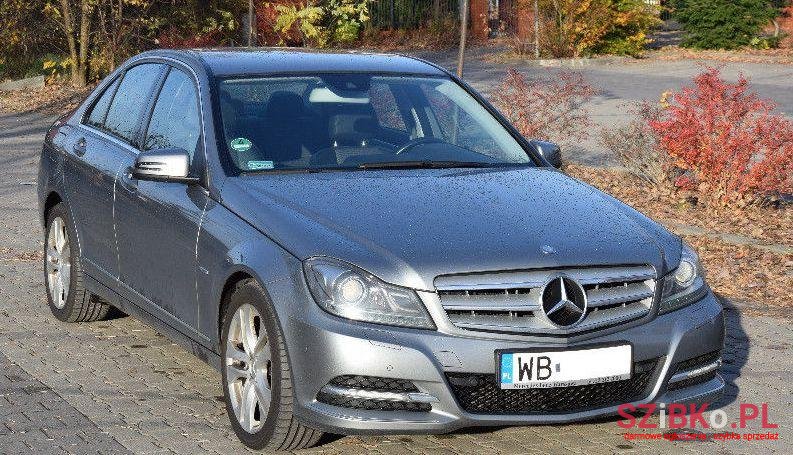 2011' Mercedes-Benz Klasa C photo #1