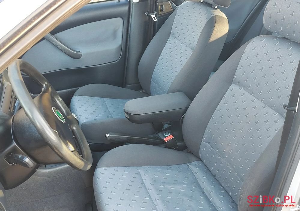 2007' Skoda Octavia photo #5