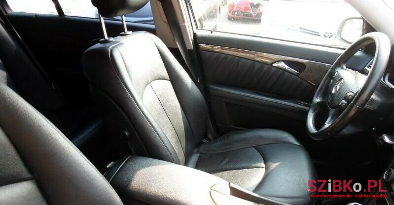 2008' Mercedes-Benz Klasa E photo #2