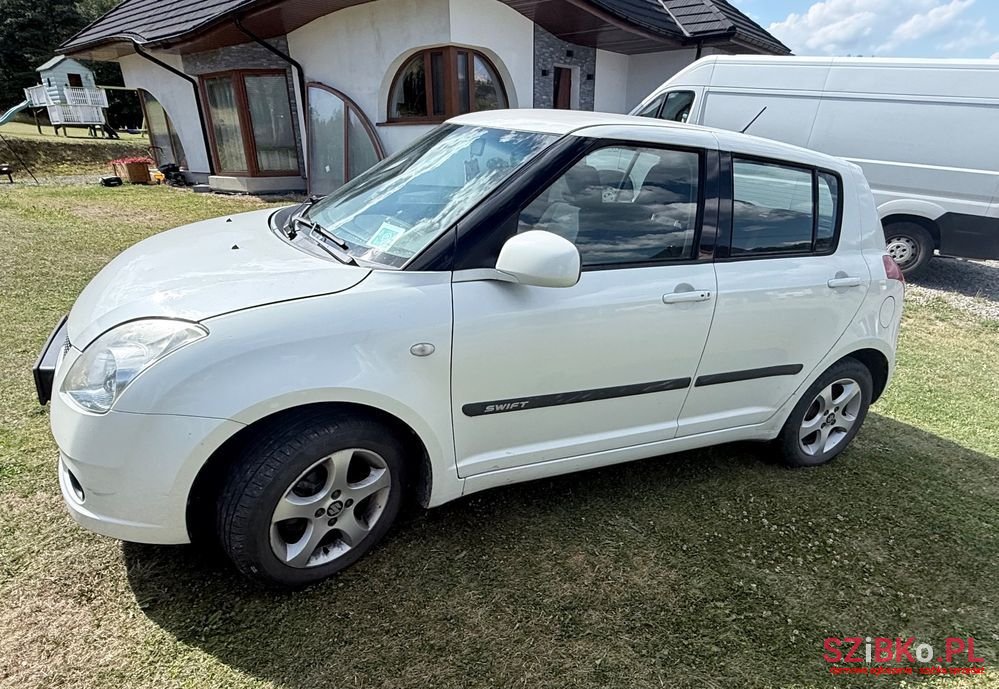 2006' Suzuki Swift photo #2