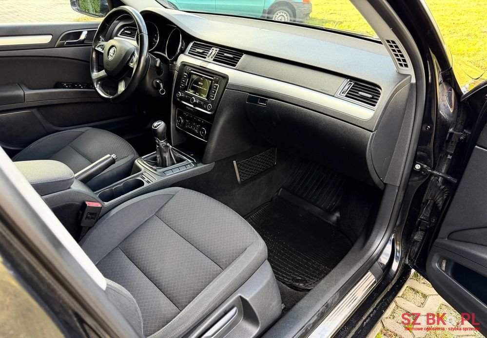 2014' Skoda Superb 2.0 Tdi Business photo #6