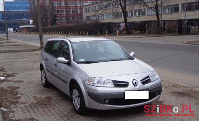 2008' Renault Megane photo #2