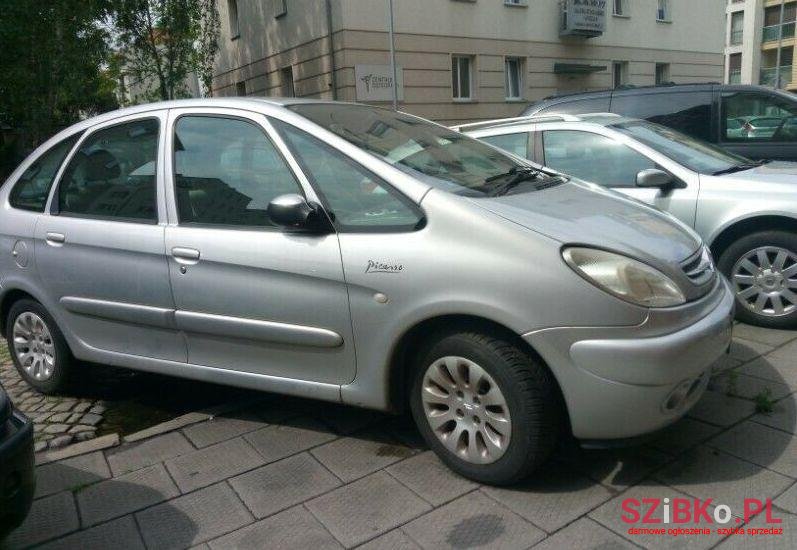 2002' Citroen Xsara Picasso photo #1