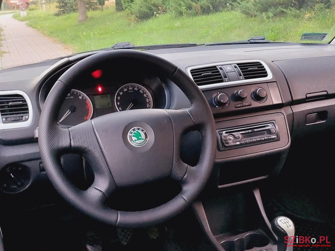 2008' Skoda Roomster photo #3