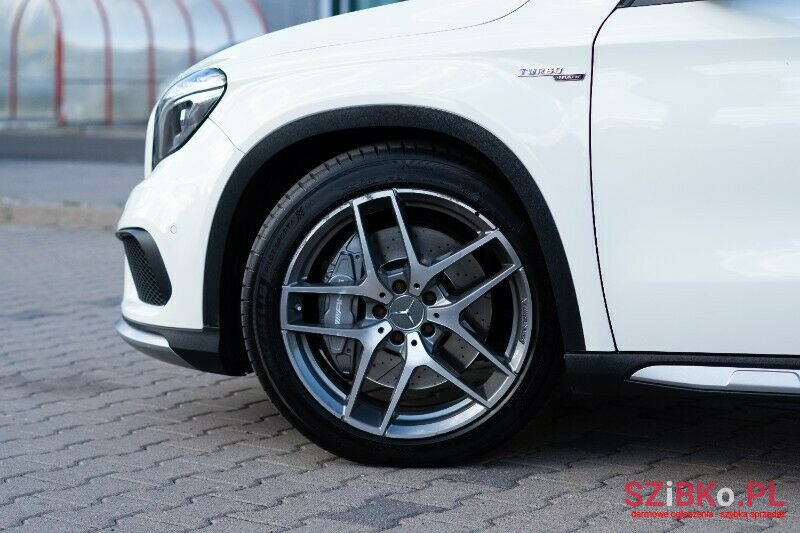 2016' Mercedes-Benz GLA photo #5
