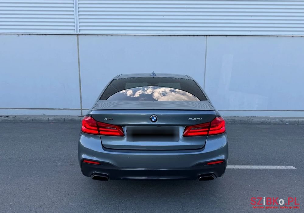 2017' BMW 5 Series photo #4
