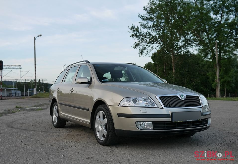 2005' Skoda Octavia photo #1