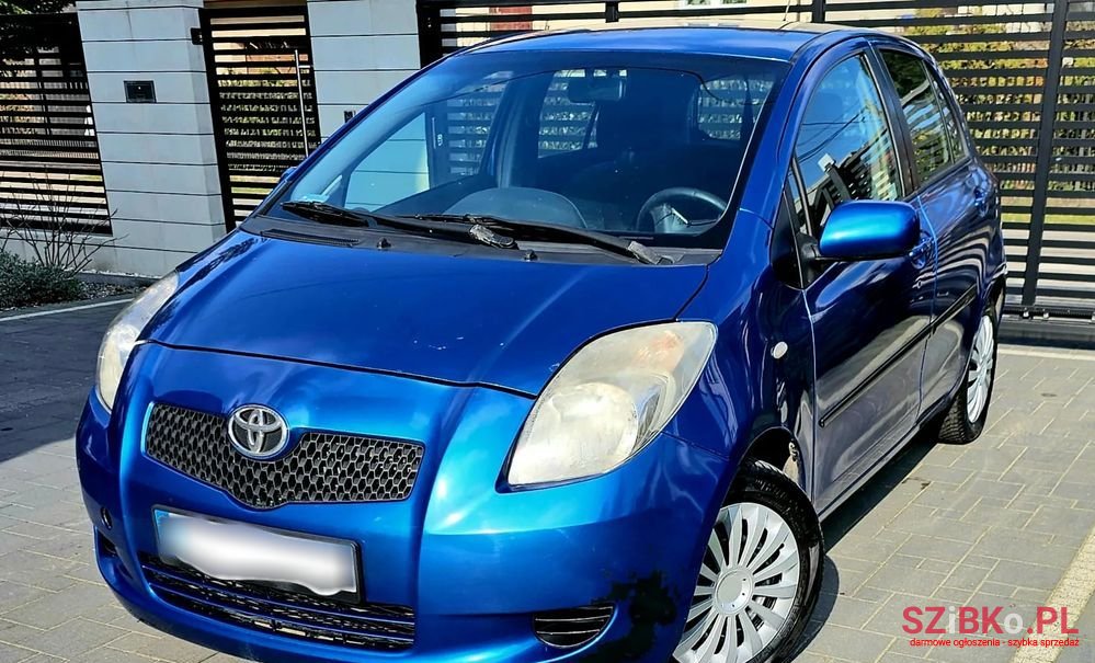 2008' Toyota Yaris 1.3 Luna A/C photo #3