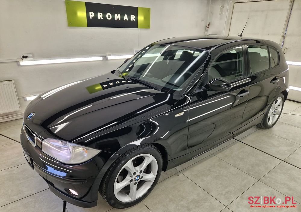 2006' BMW 1 Series 118D photo #1